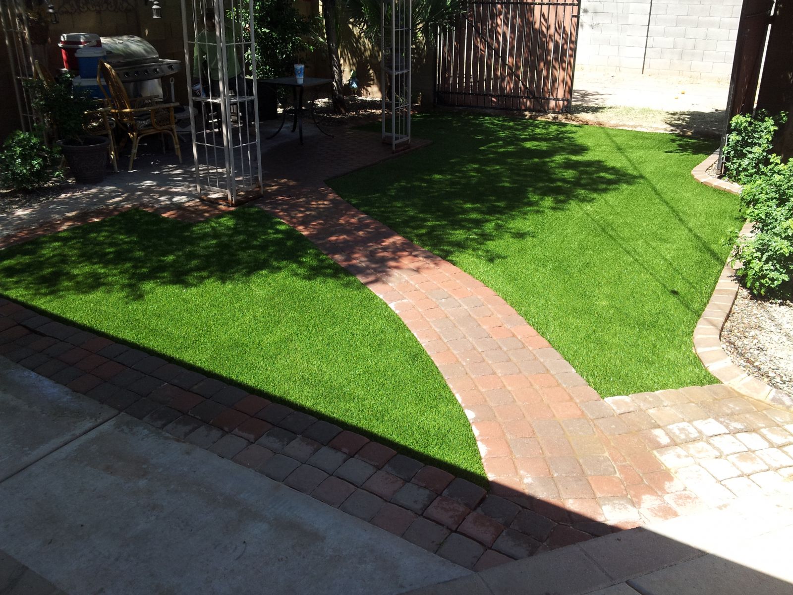 How Artificial Turf Beats Grass. Paradise Valley Fake Grass